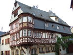 Das Alt´sche Haus wird derzeit saniert. Das Haus ist aus künstlerischer und handwerklicher Sicht ein wertvolles Zeugnis 